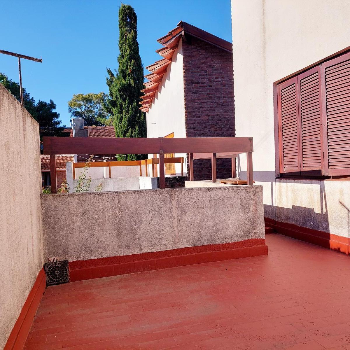 Regio Duplex Cuatro Ambientes con Garaje - en Excelente Ubicacion - Centrico 5