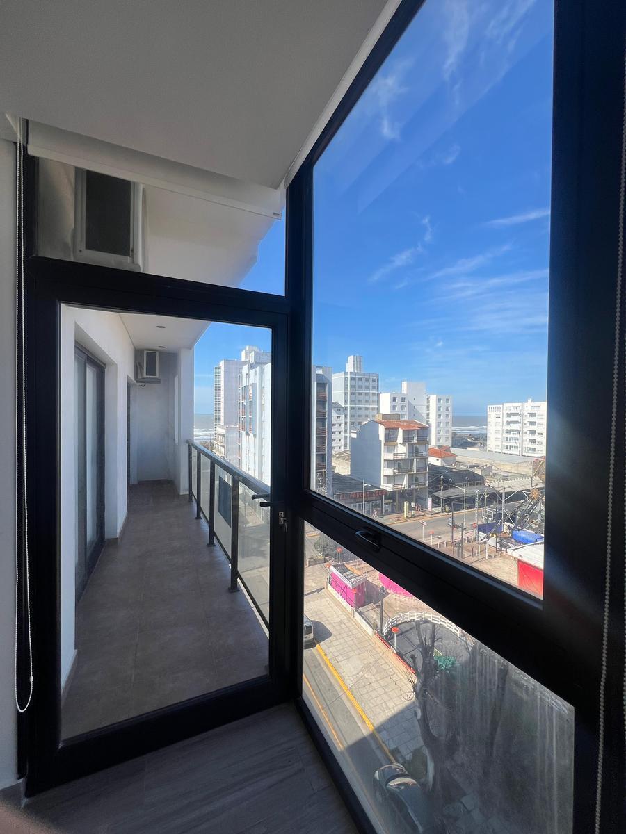 Moderno Departamento Tres Ambientes a Pocos m del Mar 3