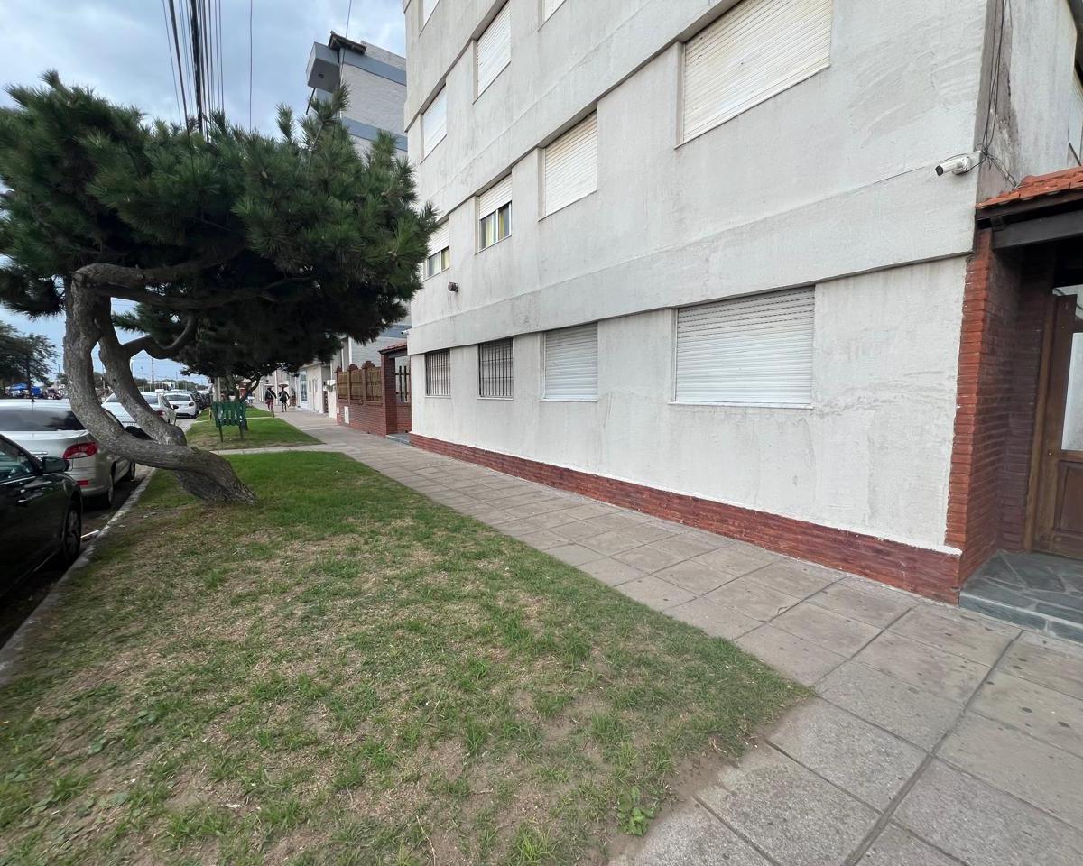 Departamento Dos y 1/2 Ambientes a m del Mar 4