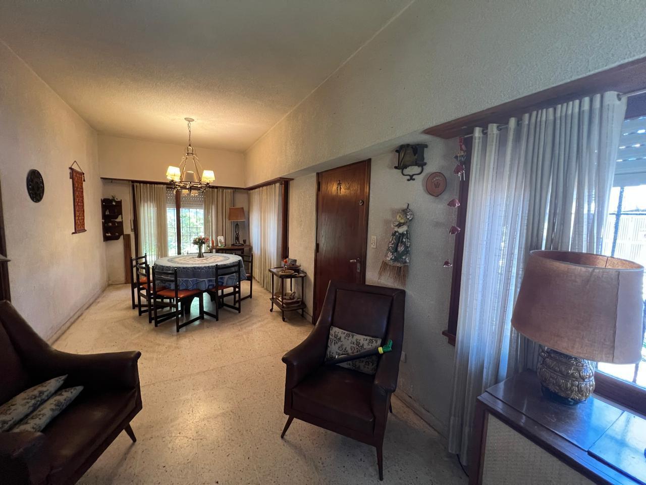 Foto de CHALET CUATRO AMBIENTES CON JARDIN Y COCHERA, imagen 4