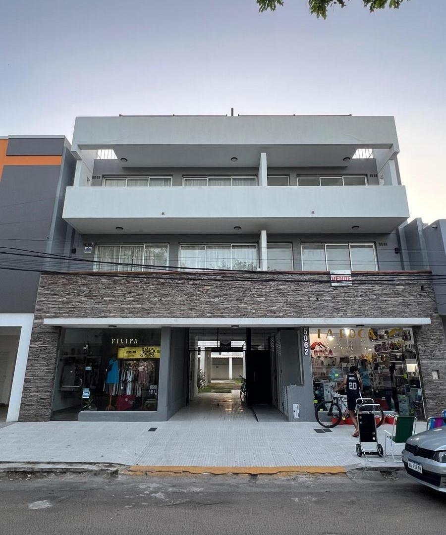 MODERNO DEPARTAMENTO TRES AMBIENTES CON COCHERA - A ESTRENAR