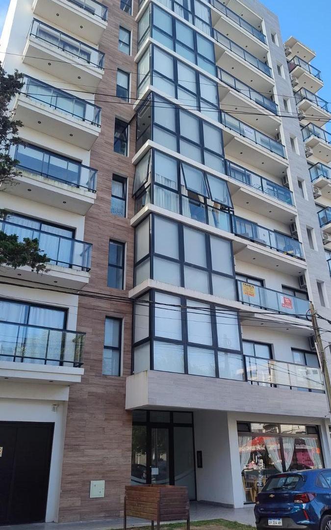 MODERNO MONOAMBIENTE CON COCHERA A POCOS MTS DEL MAR