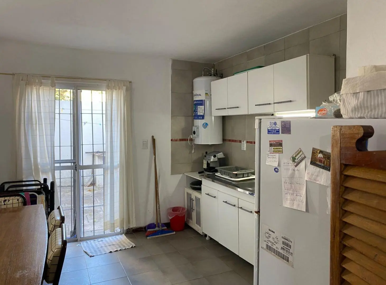 CHALET TRES AMBIENTES CON COCHERA Y PATIO - ZONA RESIDENTES PERMANENTES 5