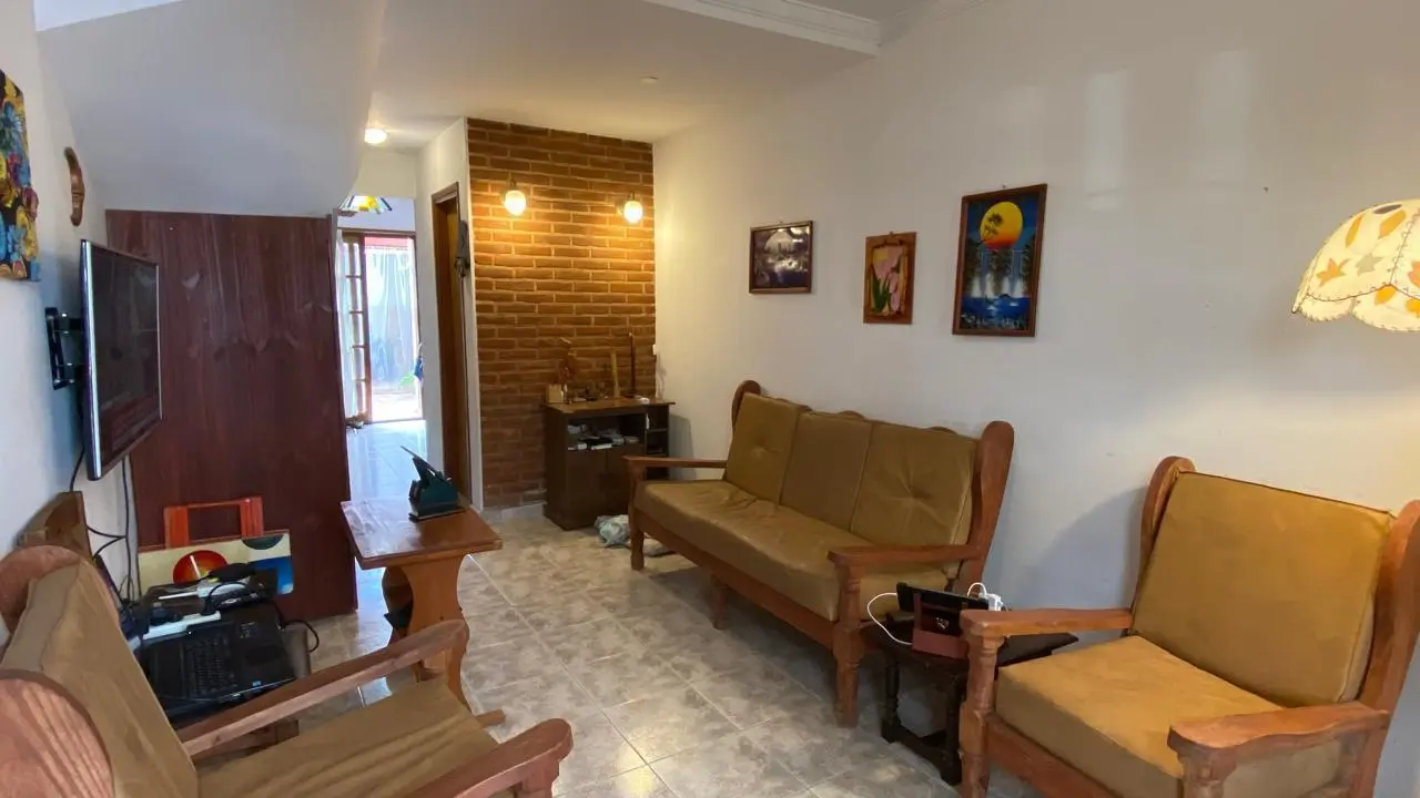 DUPLEX TRES AMBIENTES CON COCHERA - TODOS LOS SERVICIOS CONECTADOS 2