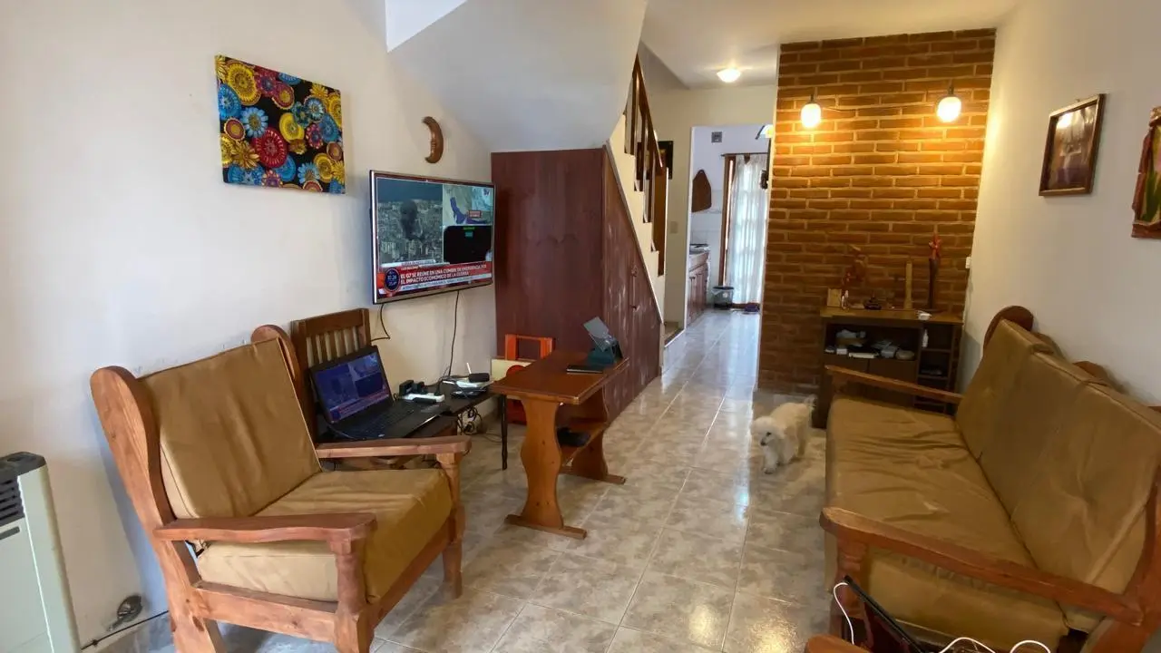 DUPLEX TRES AMBIENTES CON COCHERA - TODOS LOS SERVICIOS CONECTADOS 5