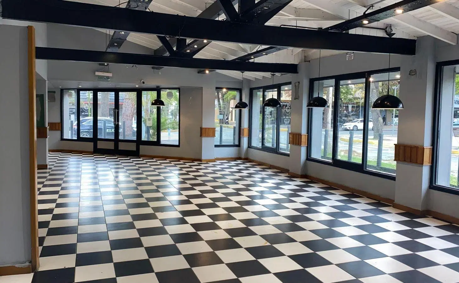 IMPORTANTE ESQUINA COMERCIAL EN ALQUILER SOBRE AV. SAN BERNARDO - INMEJORABLE UBICACIÓN 8