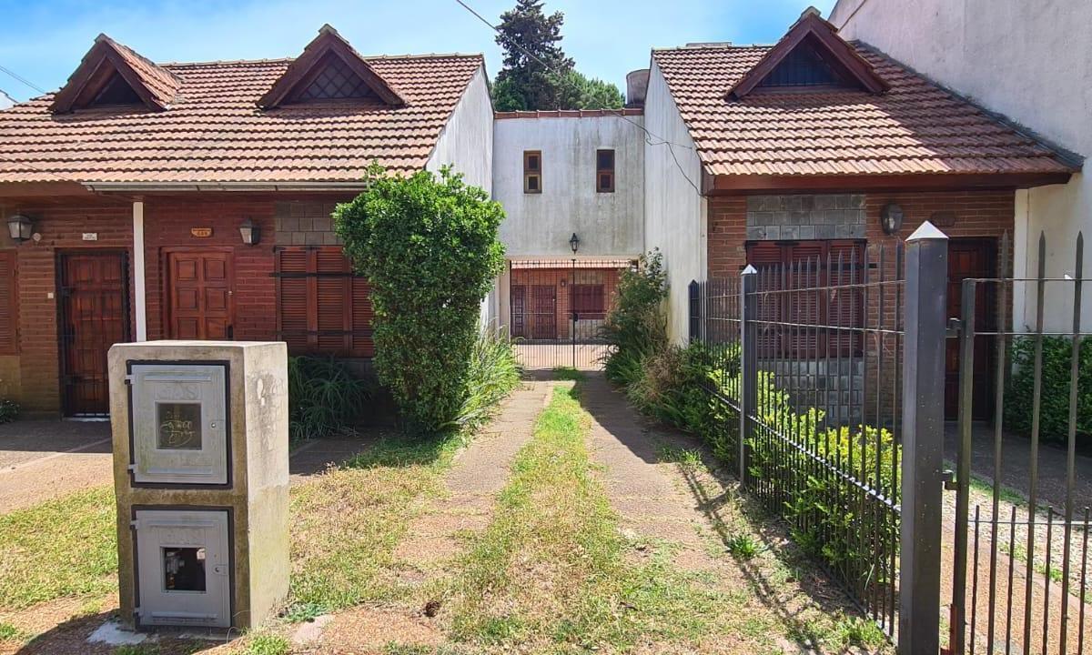 OPORTUNIDAD!!! DUPLEX TRES AMBIENTES CON ESPACIO DE COCHERA