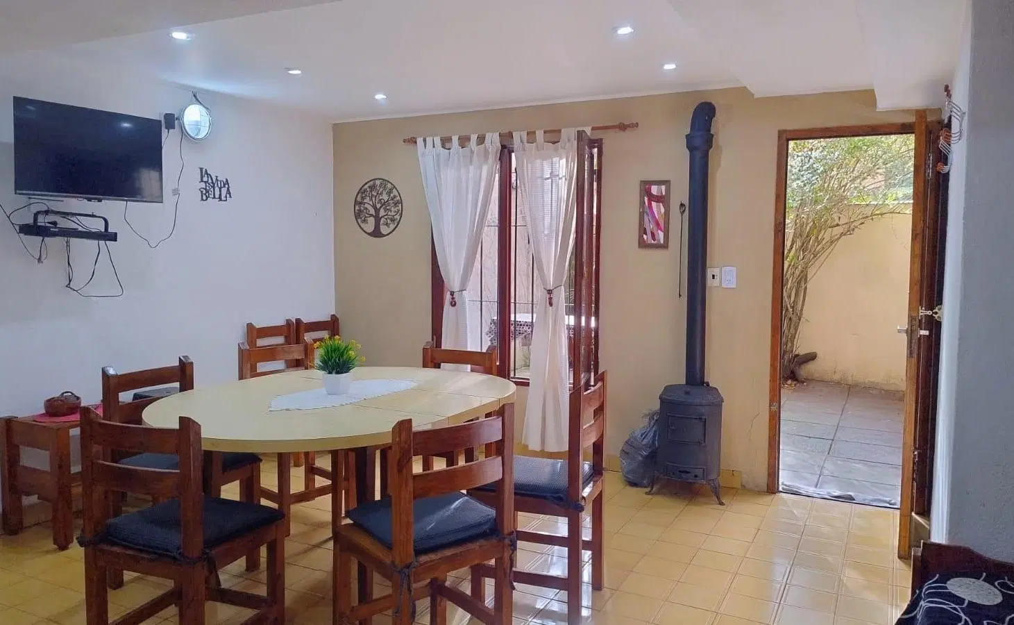 DUPLEX TRES AMBIENTES CON PATIO Y COCHERA 3