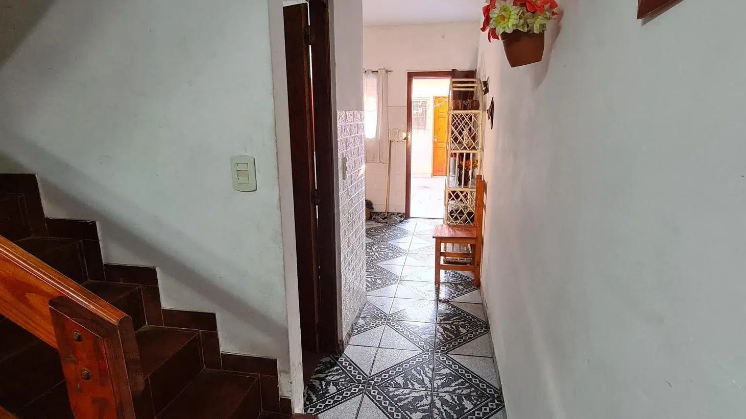 DUPLEX CUATRO AMBIENTES CON COCHERA Y PATIO CON QUINCHO 5