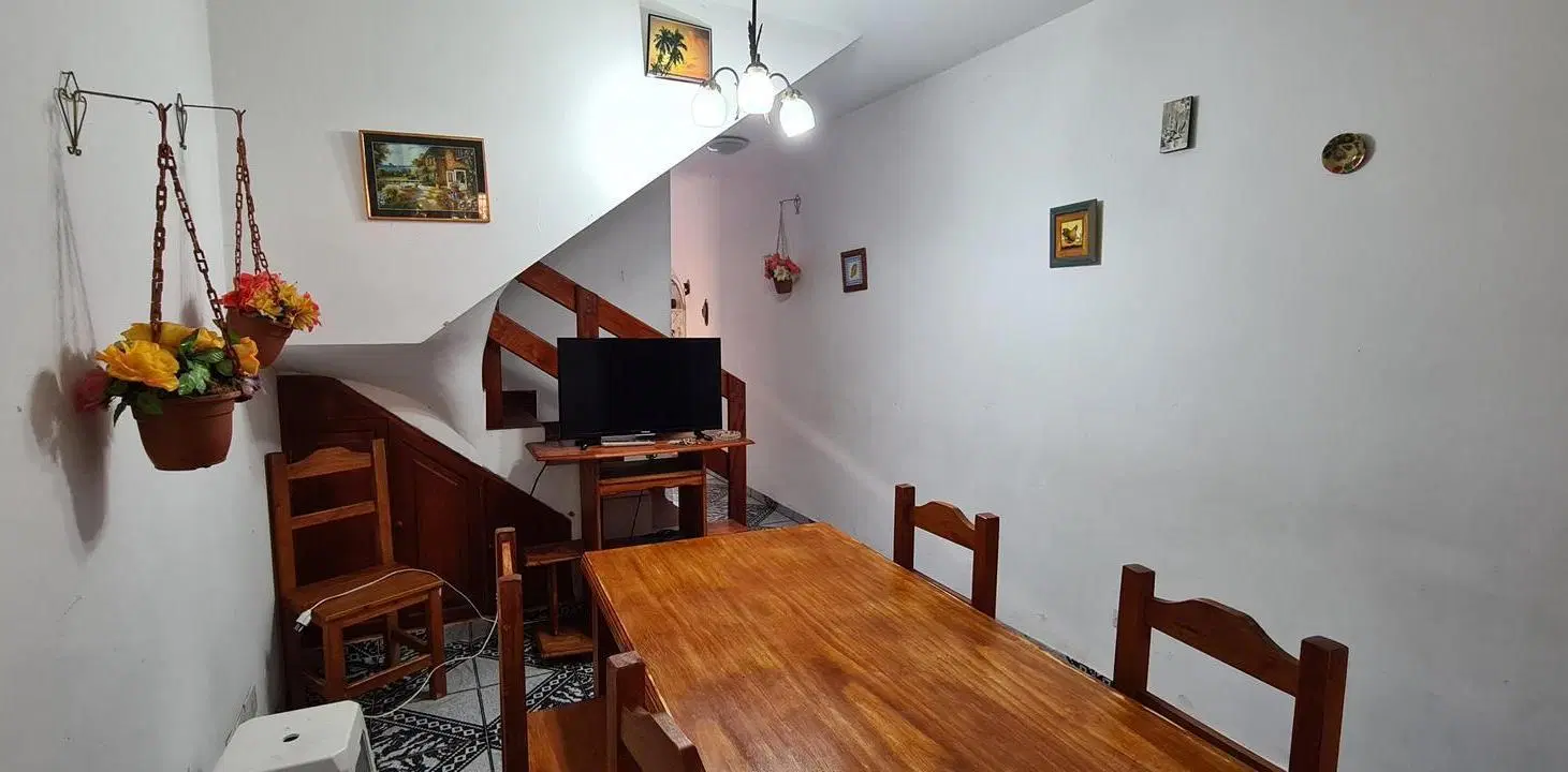DUPLEX CUATRO AMBIENTES CON COCHERA Y PATIO CON QUINCHO 1