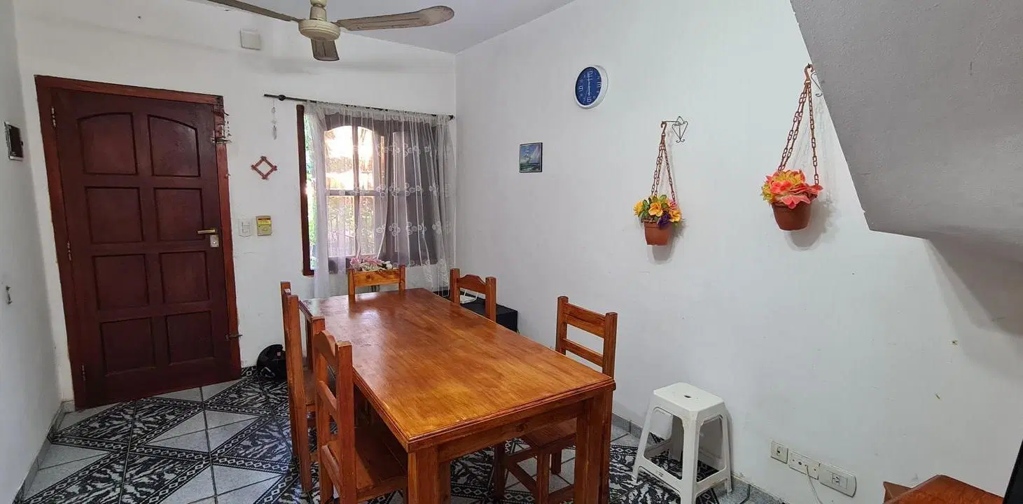 DUPLEX CUATRO AMBIENTES CON COCHERA Y PATIO CON QUINCHO 3