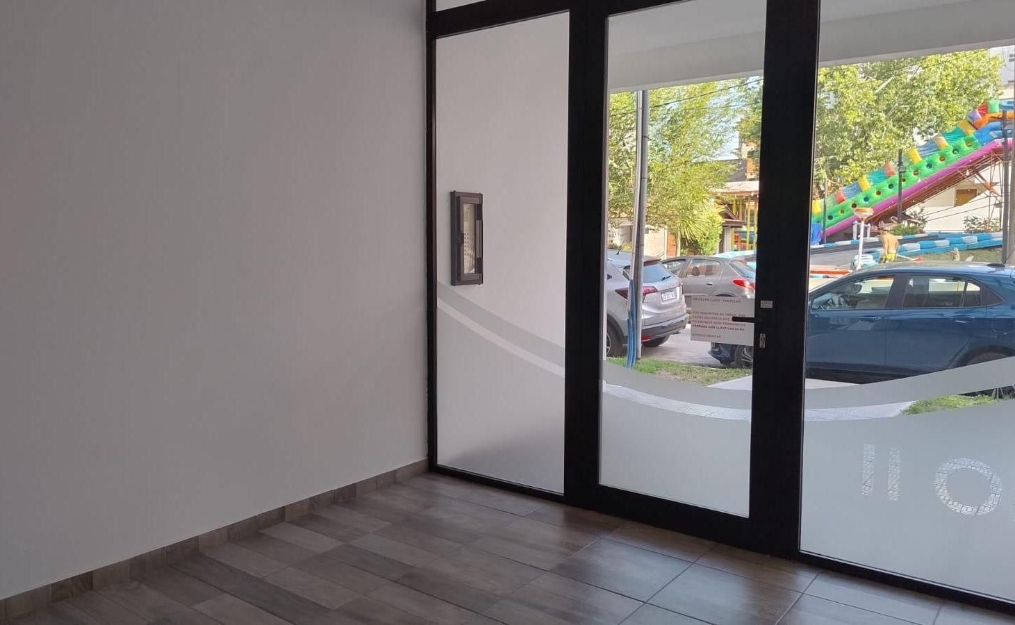 Foto de DEPARTAMENTO MONOAMBIENTE CON COCHERA - INMEJORABLE UBICACIÓN, imagen 1