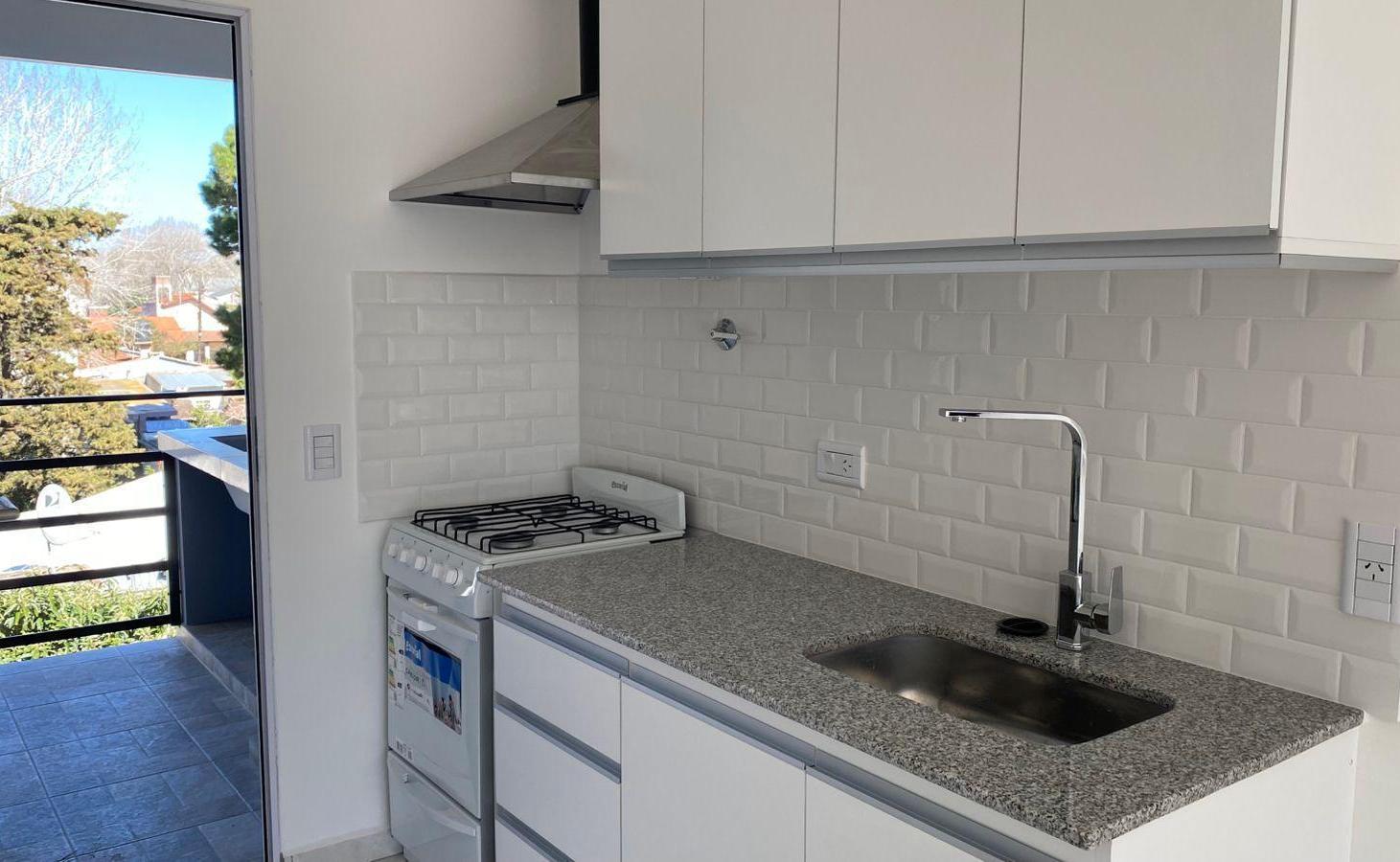 Foto de MODERNO DEPARTAMENTO TRES AMBIENTES CON COCHERA A ESTRENAR, imagen 2