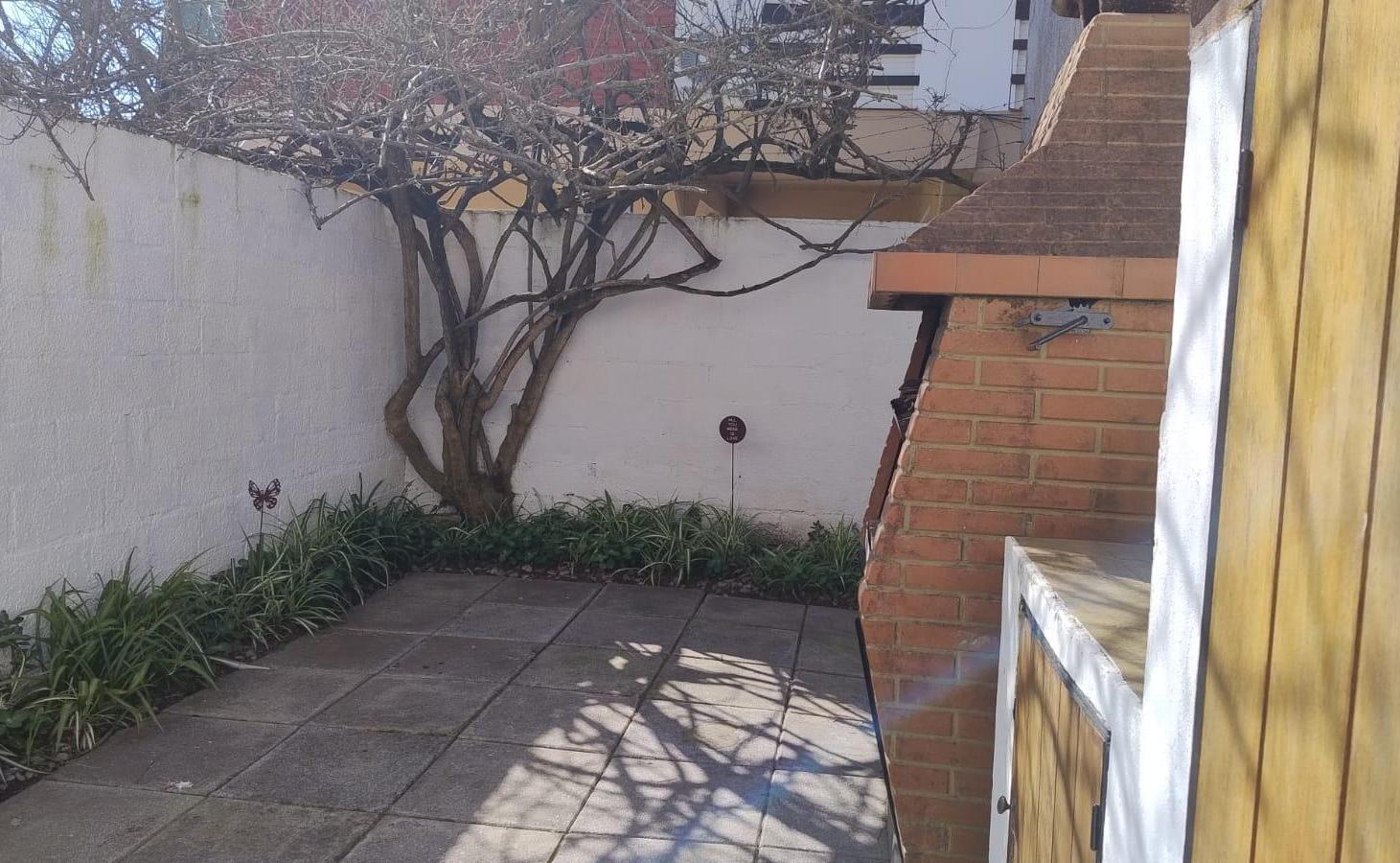 Foto de DUPLEX TRES AMBIENTES CON COCHERA A MTS DE AV. SAN BERNARDO, imagen 3
