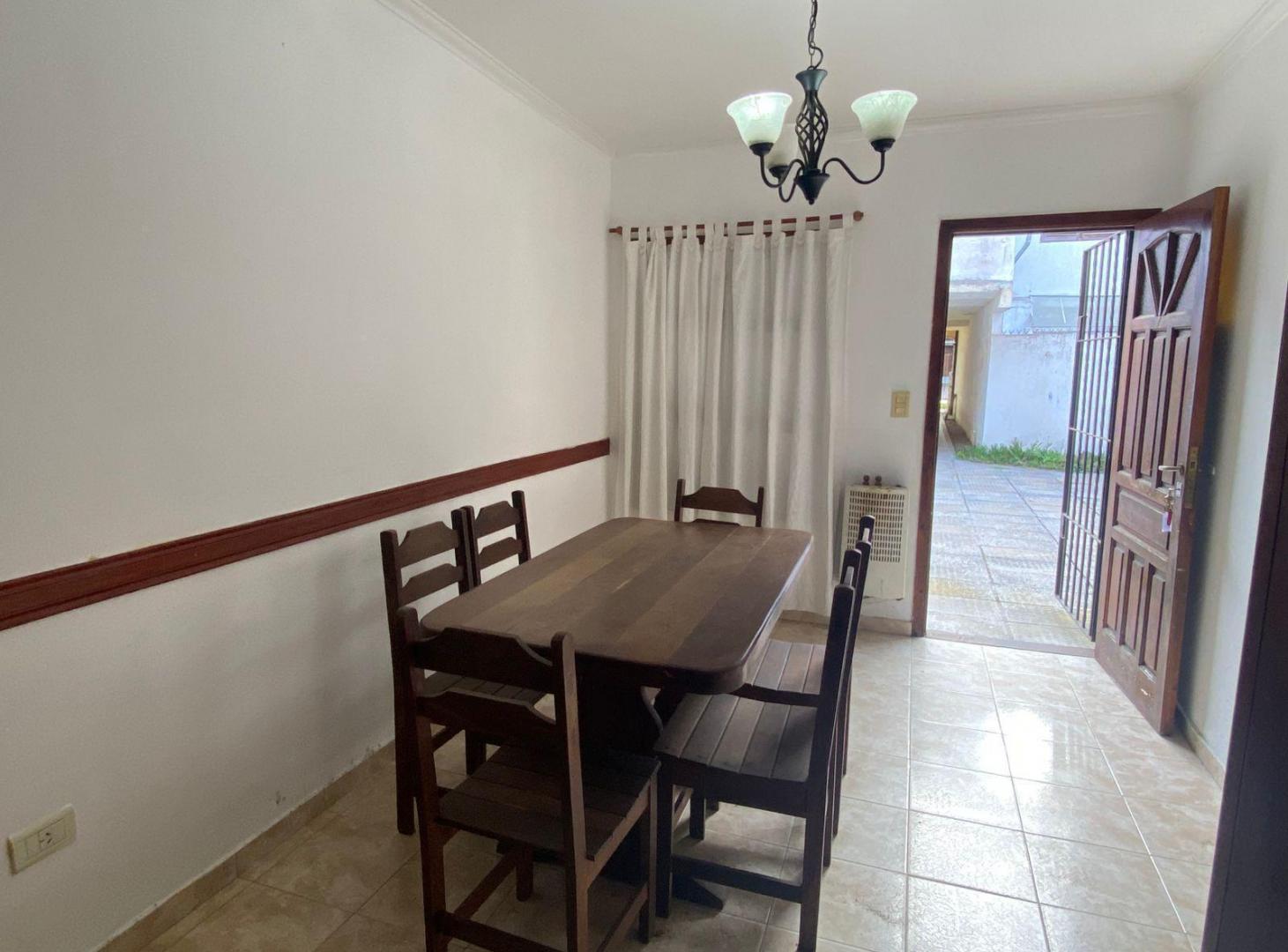 Foto de DUPLEX CUATRO AMBIENTES CON COCHERA - IDEAL VIVIENDA PERMANENTE, imagen 2