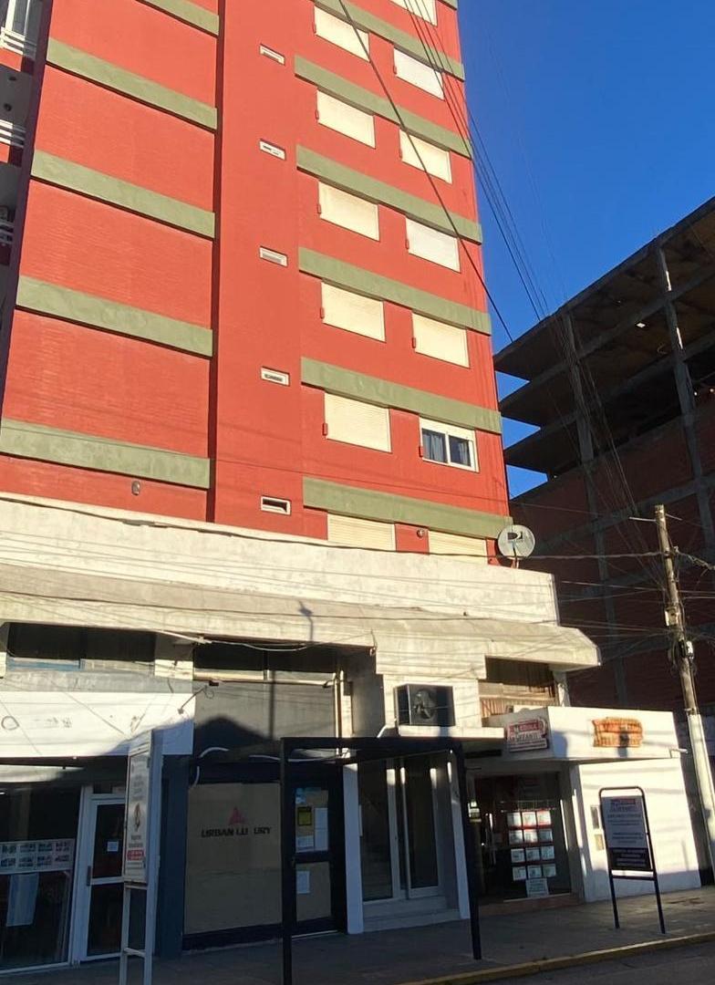 Foto de DEPARTAMENTO DOS AMBIENTES CON COCHERA EN PLENA PEATONAL, imagen 1
