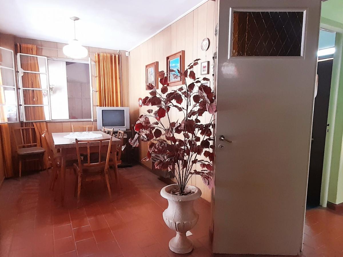 Venta Casa 5 Ambientes con Cochera 4