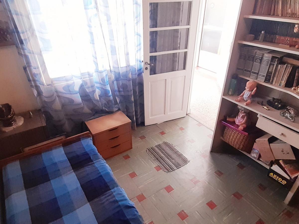 VENTA CASA 5 AMBIENTES CON COCHERA - POSIBILIDAD DE FINANCIAR