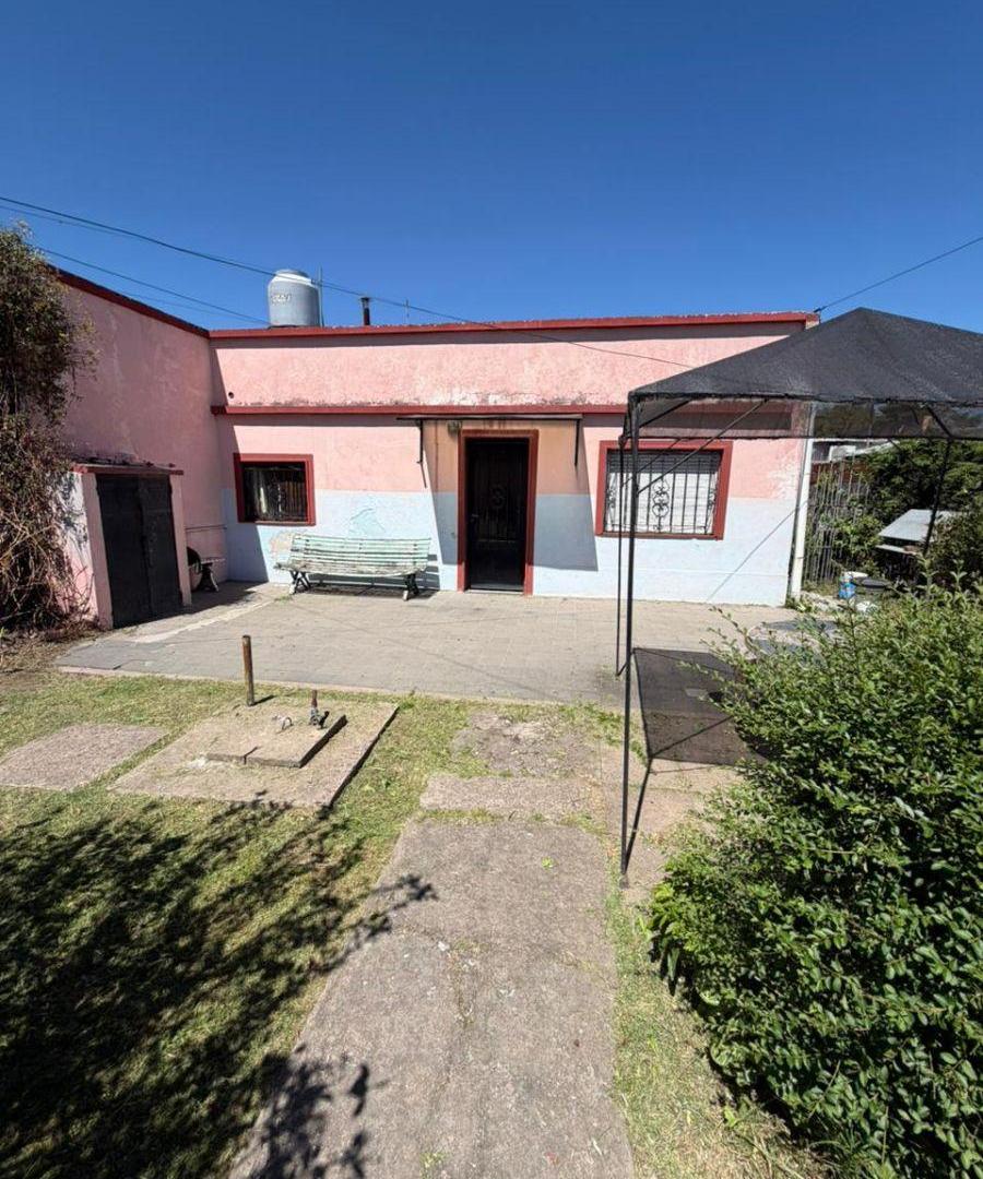 Casa con 2 dormitorios en venta en Berazategui