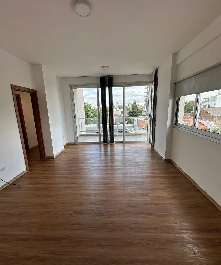 Departamento piso 1 de 2 ambientes con cochera y excelentes amenities en el centro de Berazategui 4