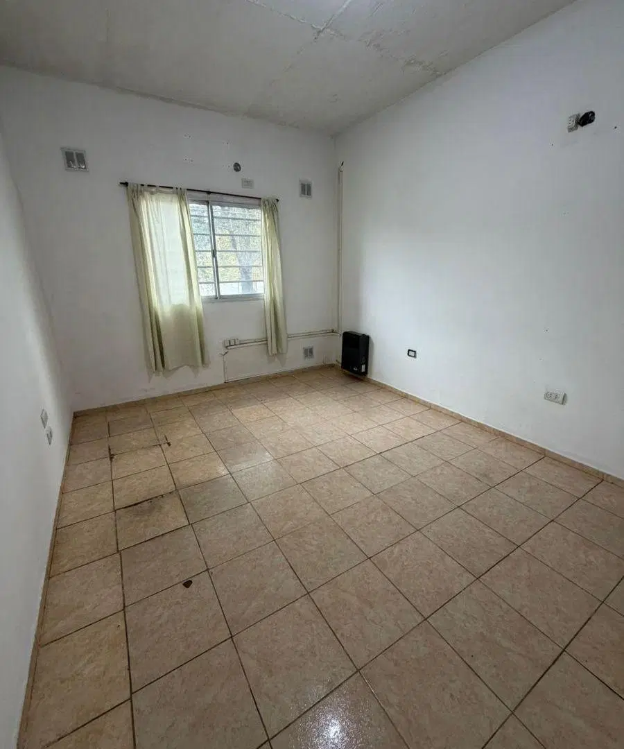 Duplex de 3 dormitorios en alquiler en Guillermo Hudson 5