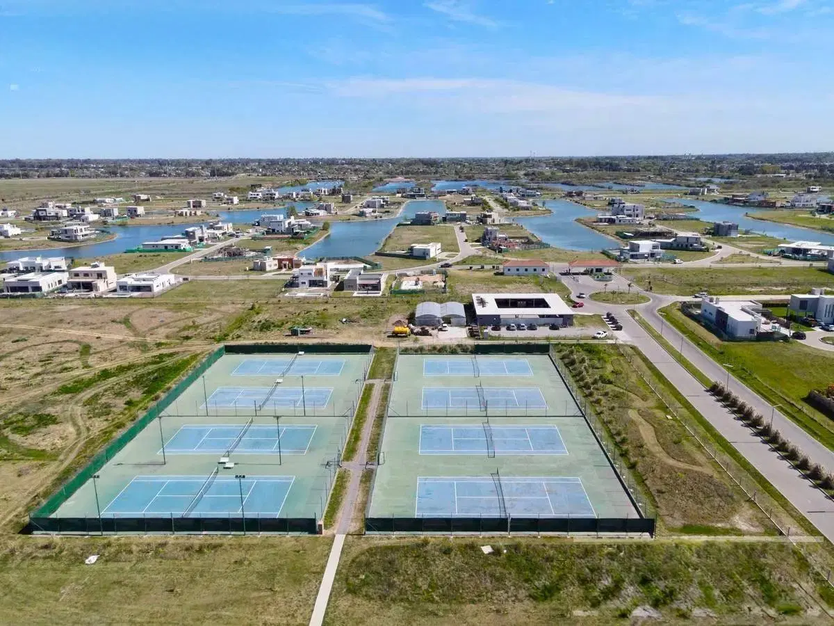Lote Interno en Esquina de 820 m² en Elcano – Pueblos del Plata 1