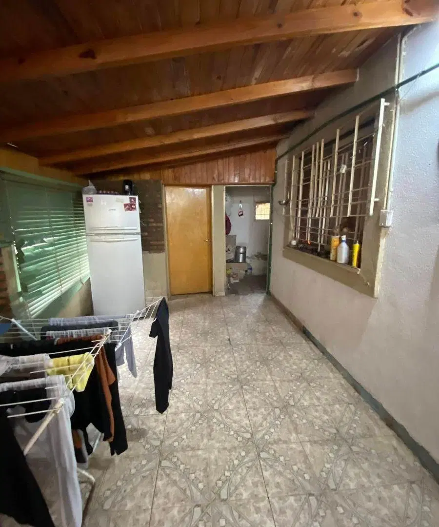 Casa en Venta con Piscina, Quincho y Gran Parque en Ranelagh 1