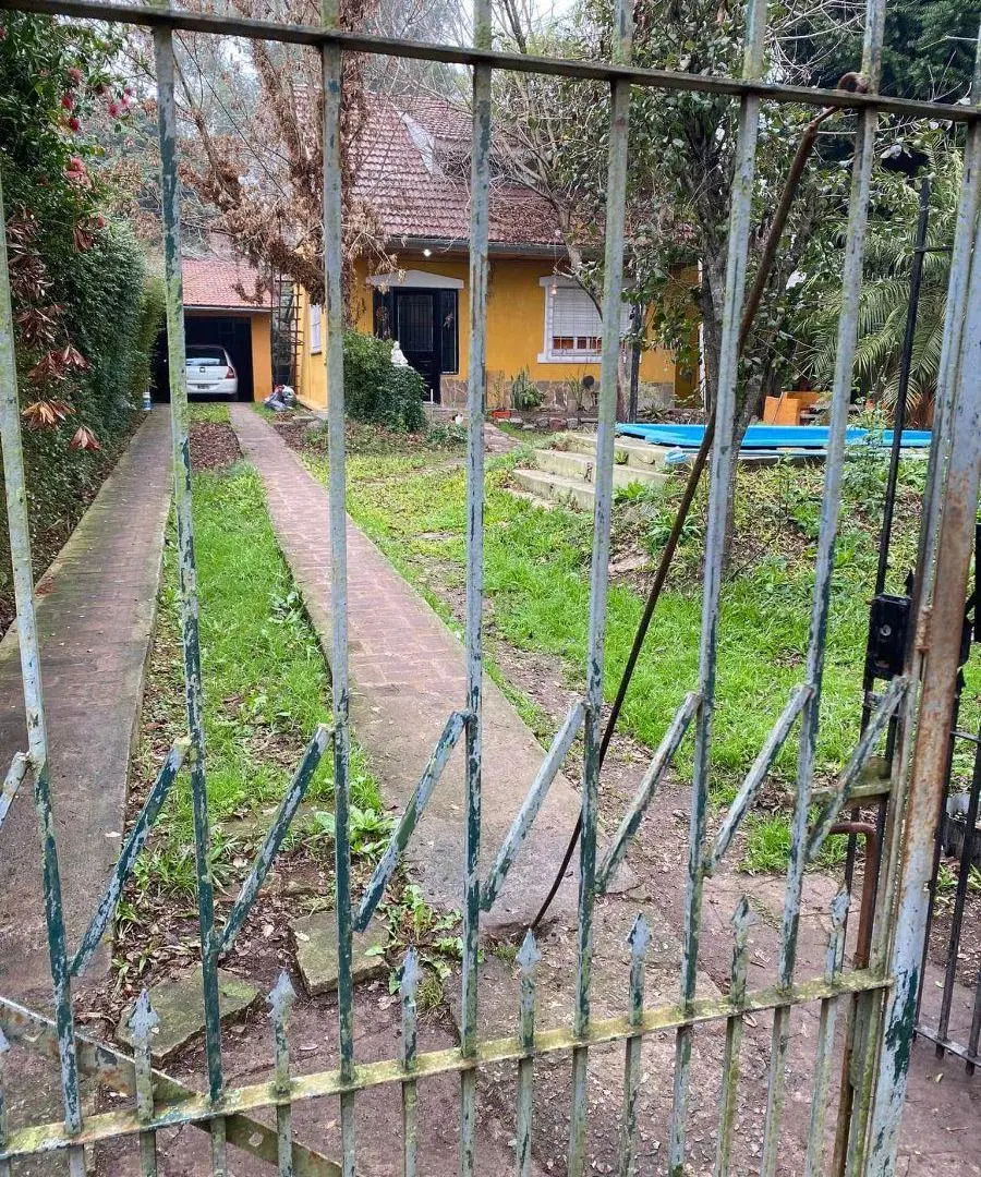 Casa en Venta con Piscina, Quincho y Gran Parque en Ranelagh 5