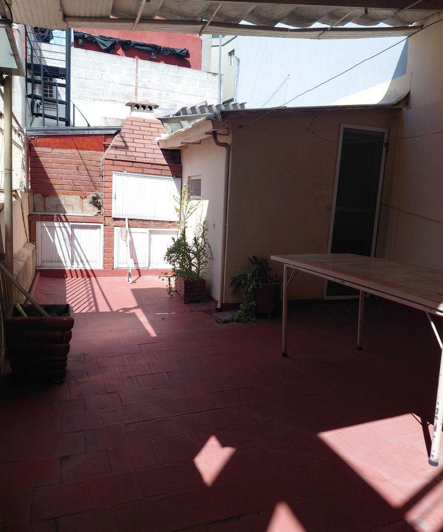 Foto de VENTA DEPARTAMENTO - PH - ; PB; C/Terraza y Patio cub. Balvanera, Abasto, imagen 5