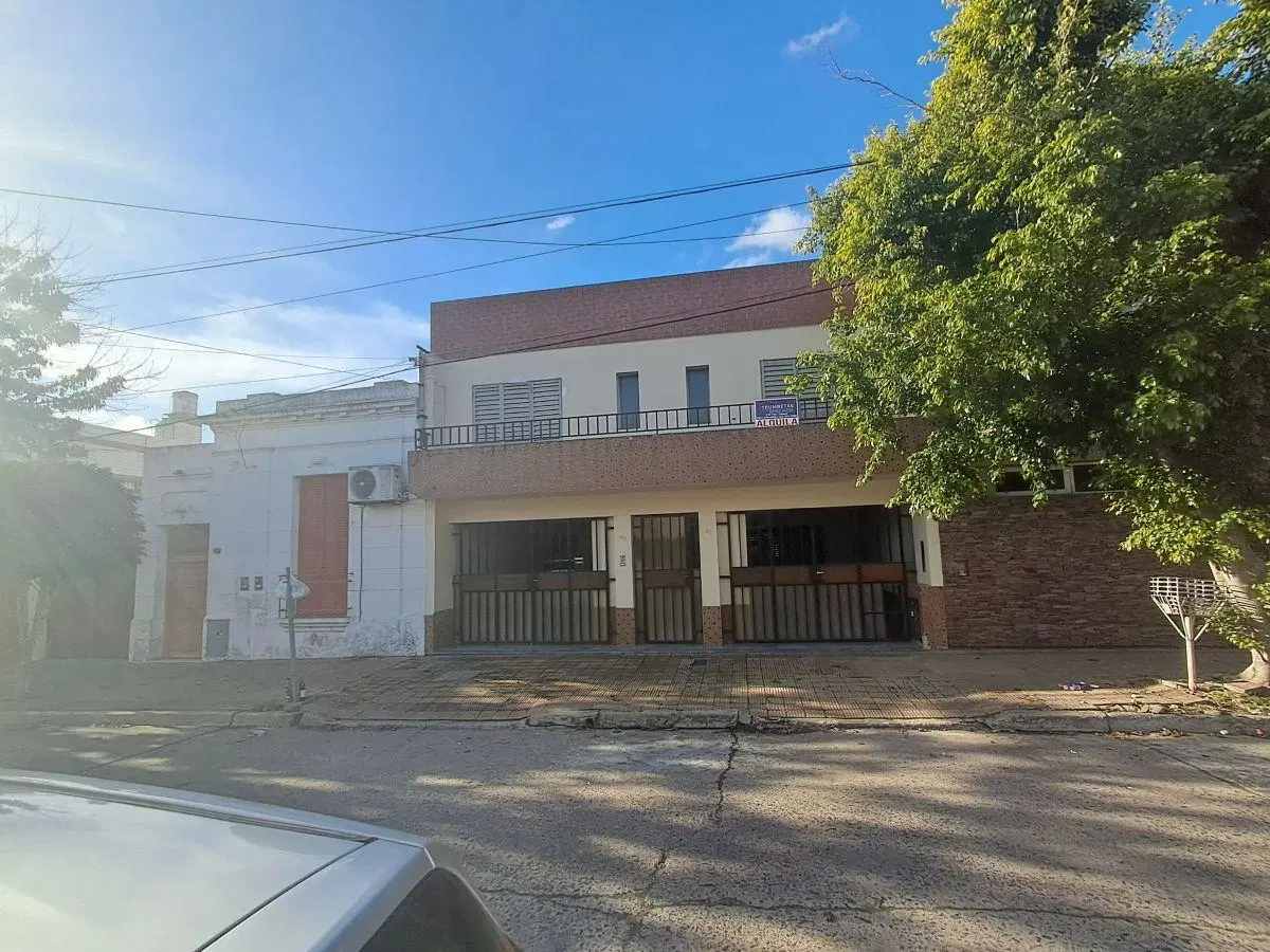 Departamento unico en Planta Alta, 2 dormitorios 8
