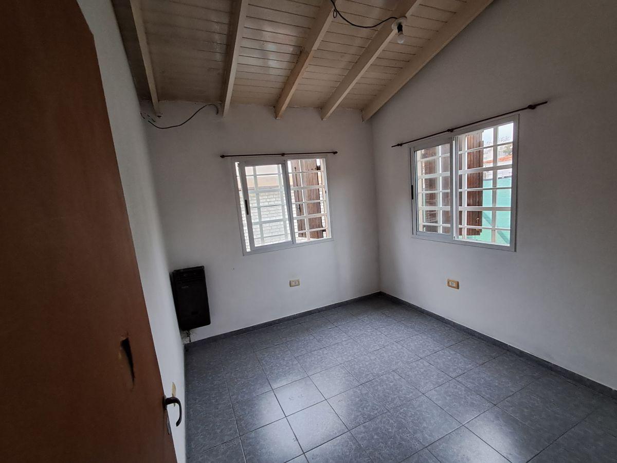 Foto de MUY LINDA CASA DE 2 DORMITORIOS, Y COCHERA, imagen 1