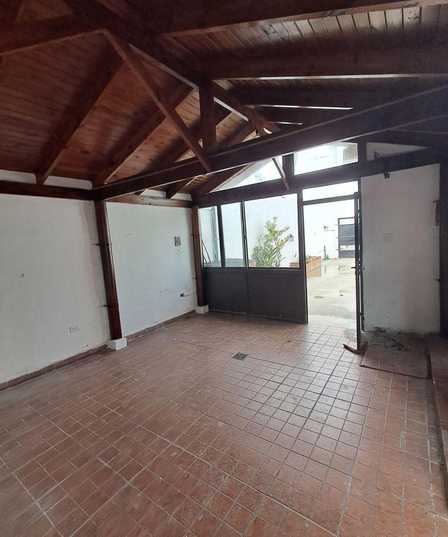 Foto de AMPLIA CASA EN ALQUILER EN RINGUELET -Apta 2 familias- Trabajo desde, imagen 4