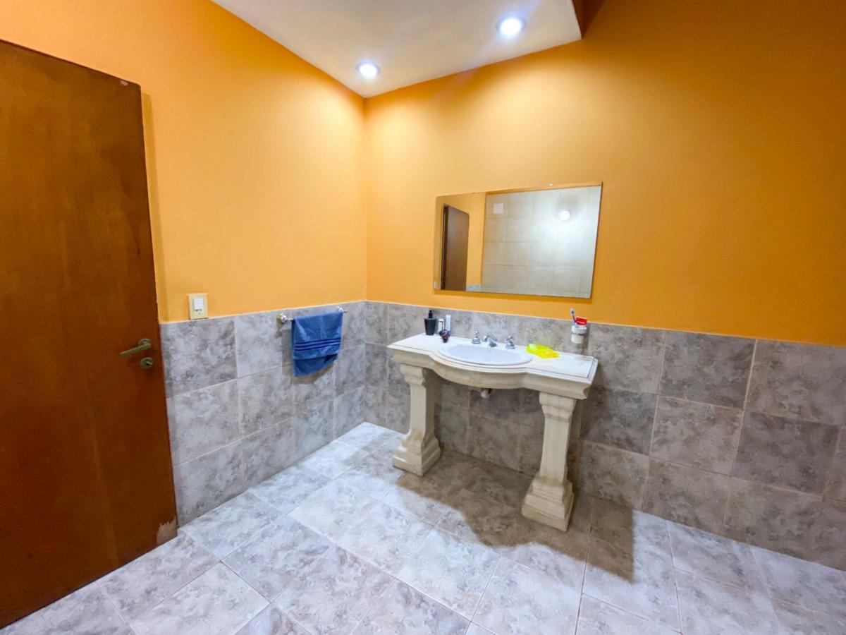 Venta Casa 5 Ambientes Tigre C/ Jardin - Permuta 5