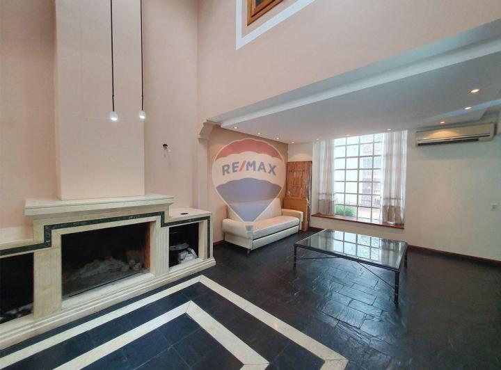 VENTA CASA 5 AMBIENTES C/ PILETA/PARRILLA/COCHERAS 3