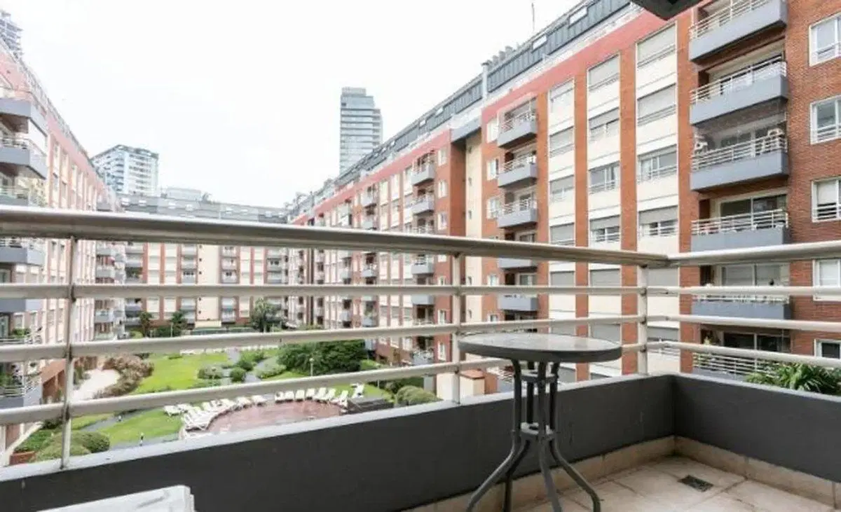 VENTA MONOAMB.AMOBLADO EN PUERTO MADERO C/BALCON 2