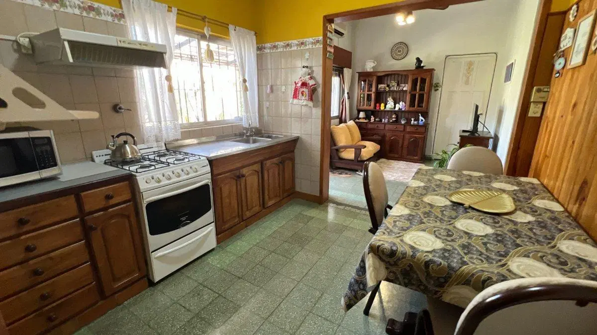 VENTA CASA Y 2 DEPTOS CON PILETA EN SAN FERNANDO 3