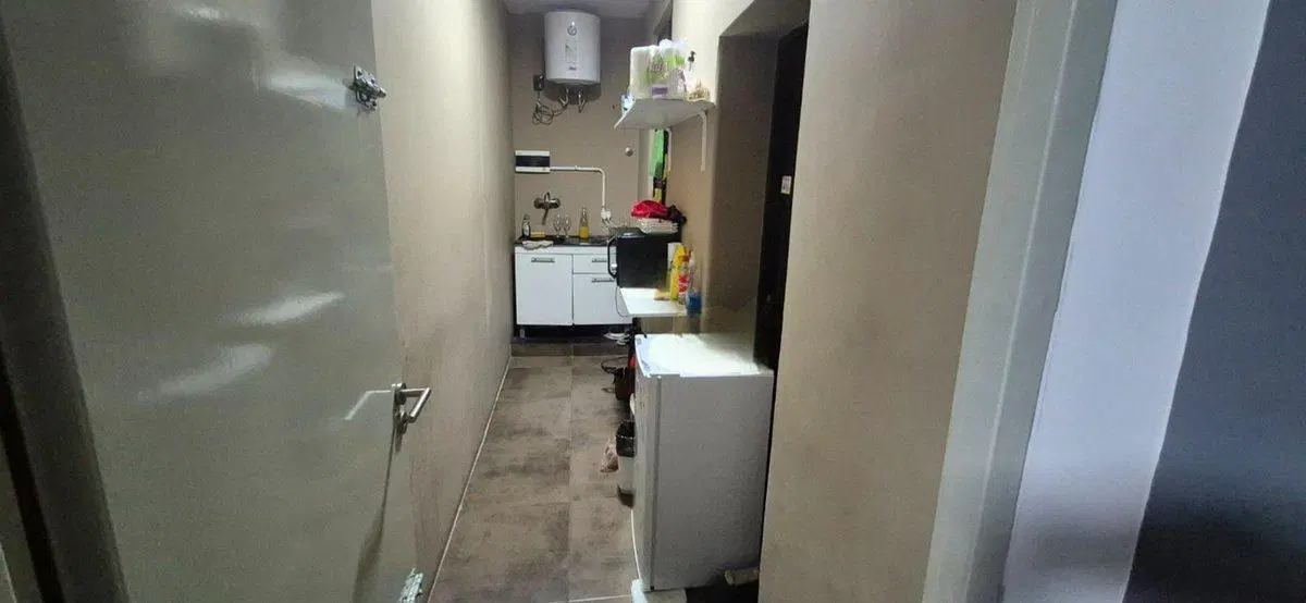 Venta Galpon Deposito con Oficinas en Villa Lynch 4