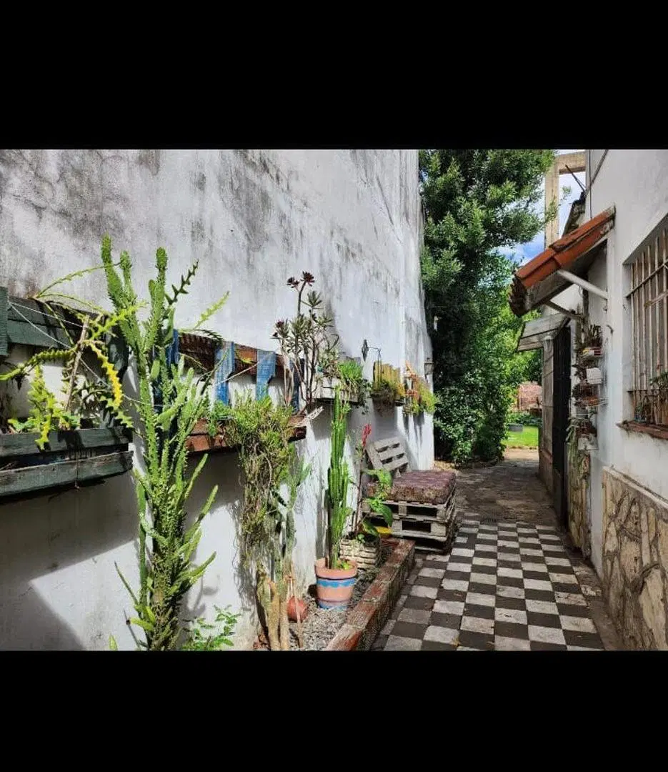 CASA 4 AMBIENTES Zona José León Suarez 3