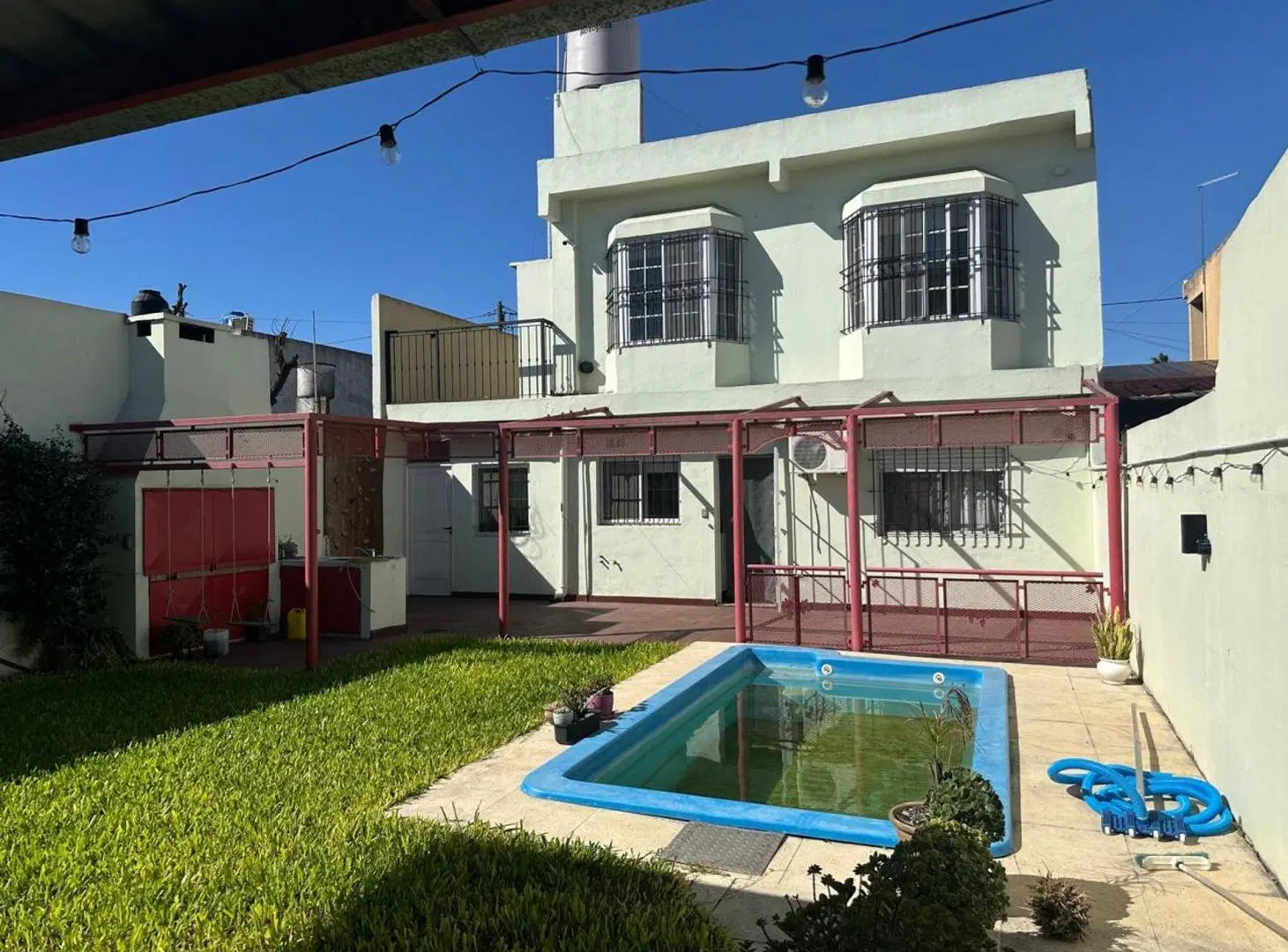 VENTA DE CASA 7 AMBIENTES EN 2 PLANTAS CON COCHERA 4