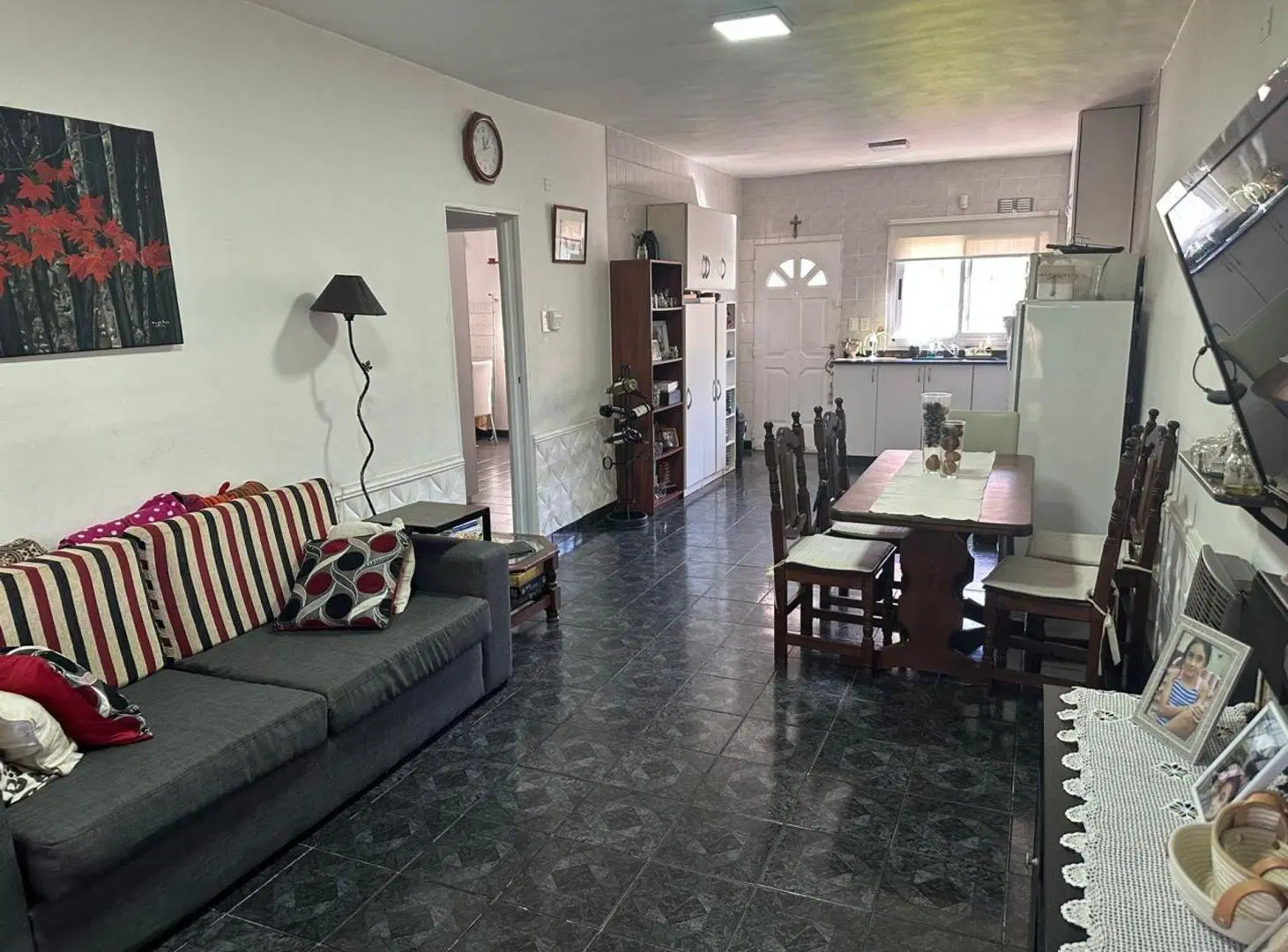 VENTA DE CASA 7 AMBIENTES EN 2 PLANTAS CON COCHERA 3