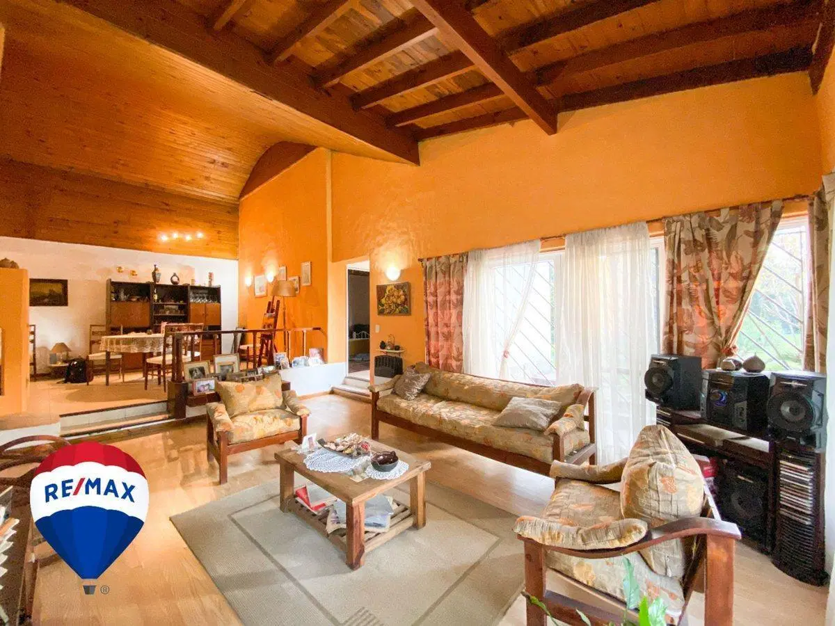 VENTA CASA 5 AMB + DEP DE SERVICIO LA LONJA, PILAR 2
