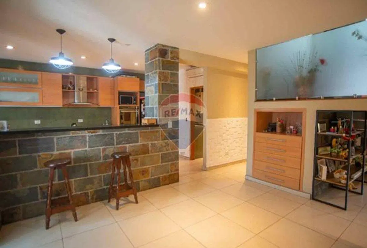 VENTA CASA 4 AMB EN OLIVOS CON PILETA 3