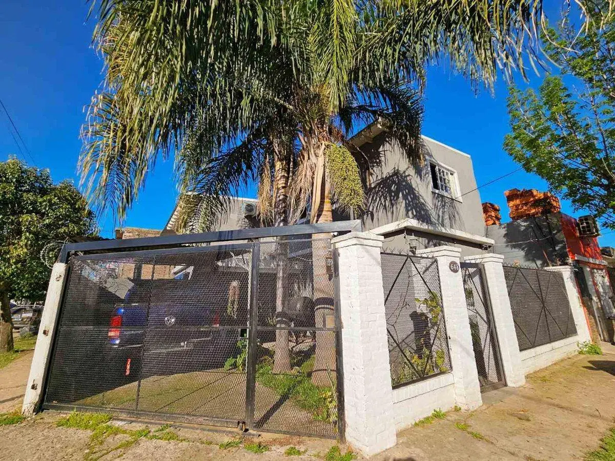 CASA EN VENTA 6 AMBIENTES - GRAND BOURG C/COCHERA 3
