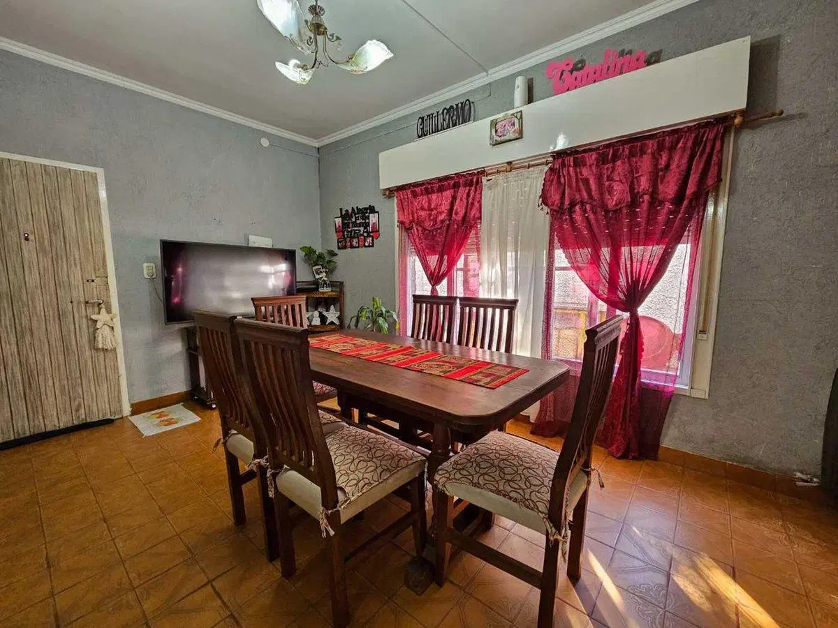 CASA EN VENTA 6 AMBIENTES - GRAND BOURG C/COCHERA 2