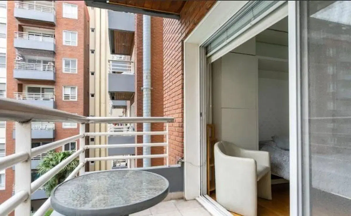 VENTA MONOAMB.AMOBLADO EN PUERTO MADERO C/BALCON 5