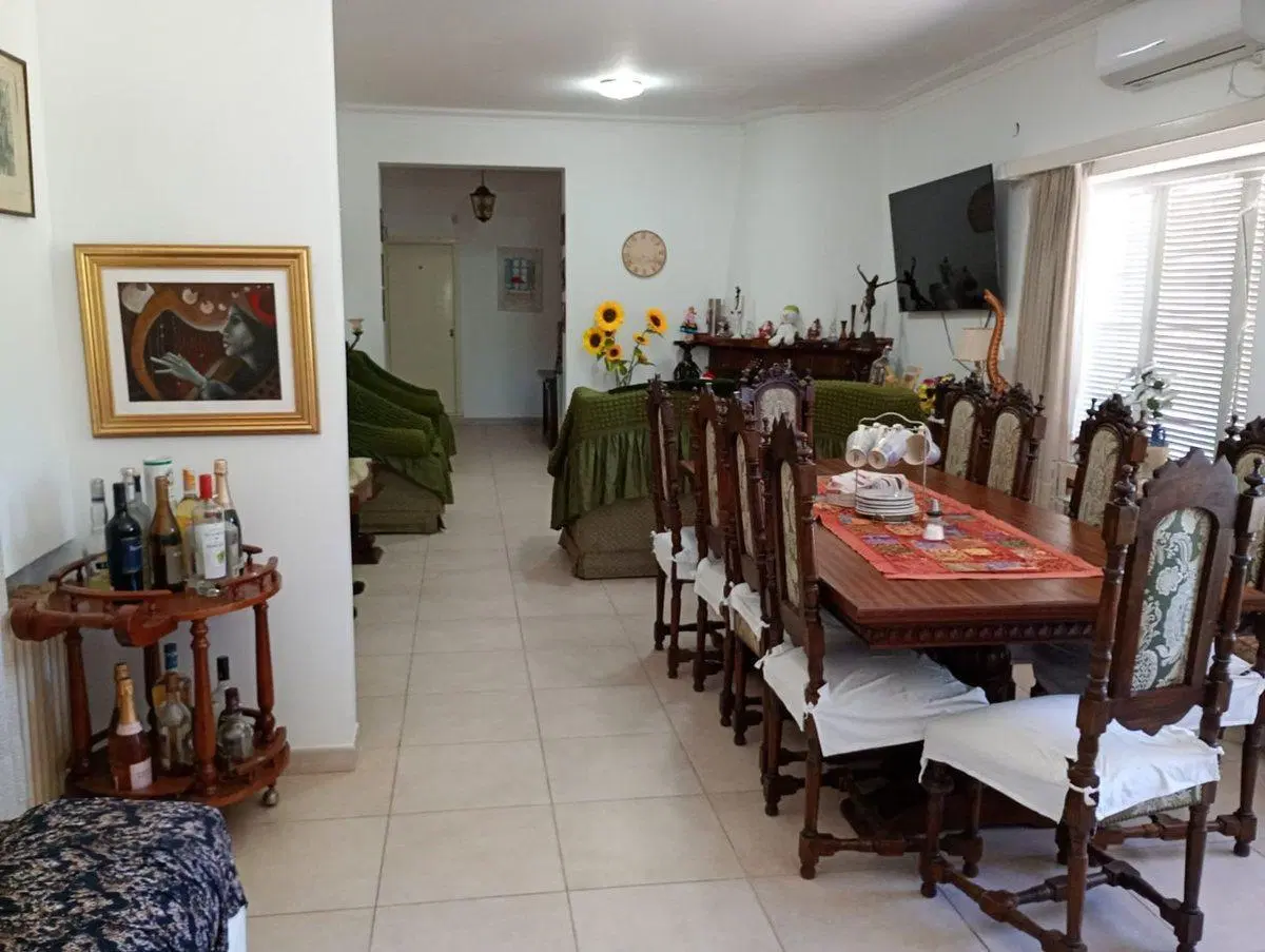 Venta quinta 4.900 m² con parque, pileta y quincho 2