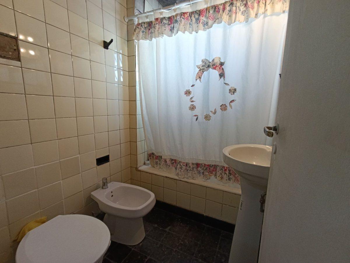 Foto de VENTA DEPTO 4 AMB MATHEU C/BALCON PARQUE PATRICIOS, imagen 5