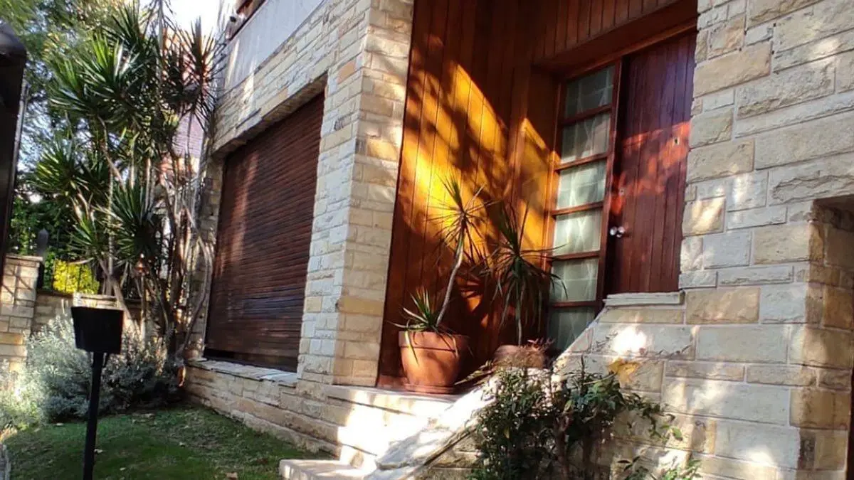VENTA CASA 5 AMBIENTES V. BALLESTER APTO CREDITO 2