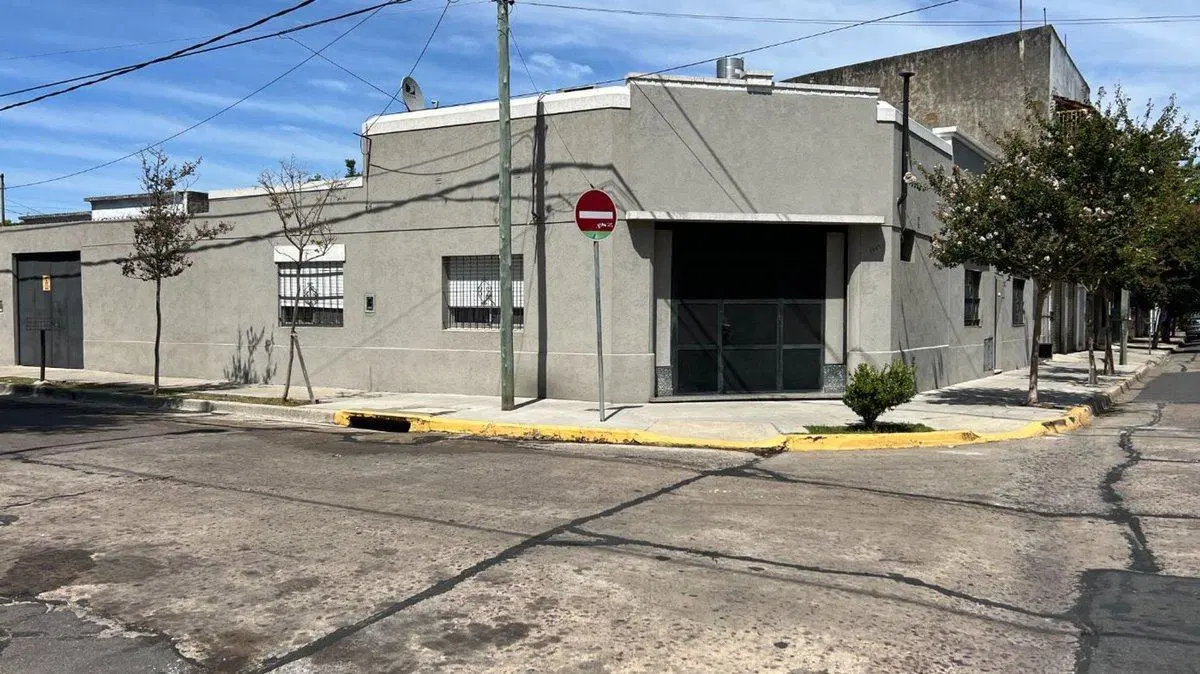 VENTA CASA Y 2 DEPTOS CON PILETA EN SAN FERNANDO 5