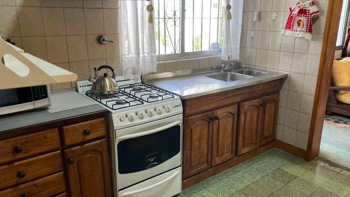VENTA CASA Y 2 DEPTOS CON PILETA EN SAN FERNANDO 8